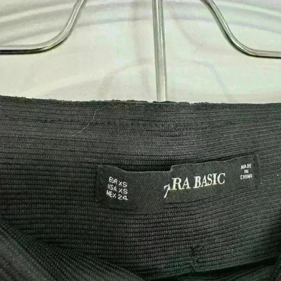 Zara  Woman’s Black Jeggings Soft Sparkly Material Slim Flattering Fit - Picture 5 of 5